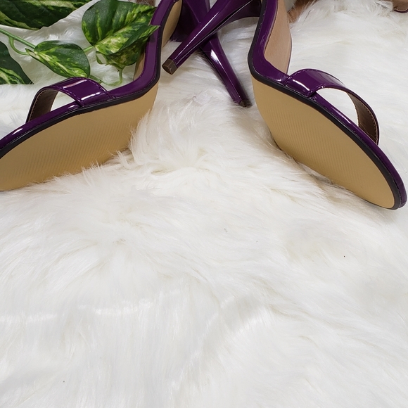 Shoes - Picture 4 of 5